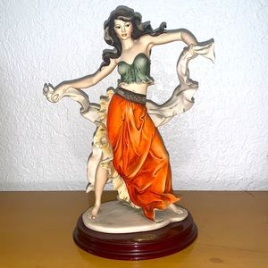 Florence Giuseppe Armani Rare Vintage Esmeralda Figurine